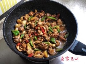 出锅后可以再撒一些小米辣
