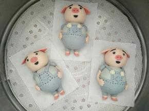 依次全部做好后，室温发酵至手指轻按慢慢回弹就可以蒸了，开水上锅蒸15分钟，关火闷5分钟