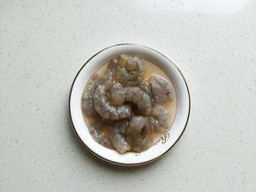 虾仁（买的虾提前去虾头虾壳、虾线加1g盐和半汤匙料酒腌制5-8分钟入味）
