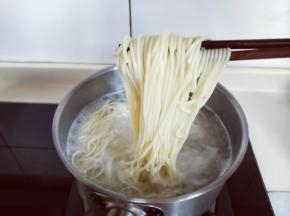 大火煮2分钟捞出即可。