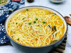 烈日炎炎，再空调房间久了，需要这碗够味儿的面面！