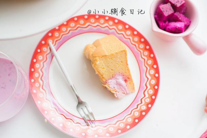 火龙果奶油夹心蛋糕