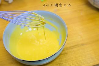 拌匀后是这样的，后蛋法的蛋黄糊特别的细腻