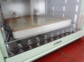 放入预热好的东菱DL-K30A的烤箱中150度烘烤28分钟