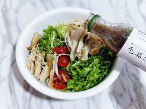 加入沙拉汁，拌均匀！