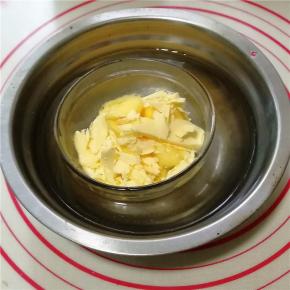 黄油隔热水融化