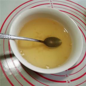 吉利丁粉用凉水浸泡