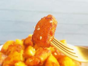 来，张嘴给你一个。