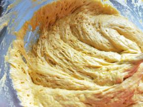 再次搅拌一下排气。