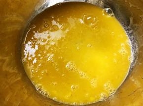 搅打一分钟让白糖融化