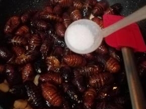 少许的海盐。