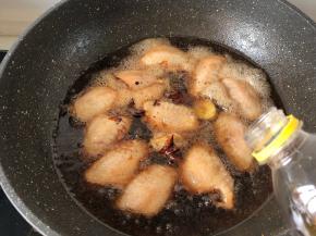 大半瓶可乐盖上锅盖