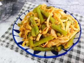 这是拌了辣椒油和醋的，我喜欢嘿嘿。