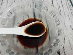 在加入凉拌醋