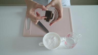 首先我们来准备珍珠
我用的是黑糖