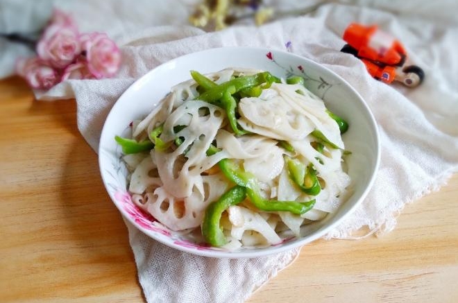 青椒炒藕片
