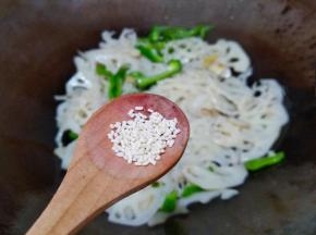 放少许鸡精