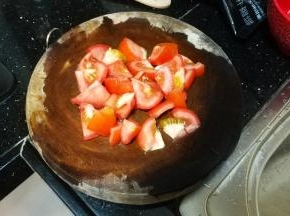 番茄洗净切块