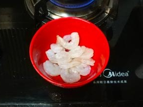 虾仁洗净