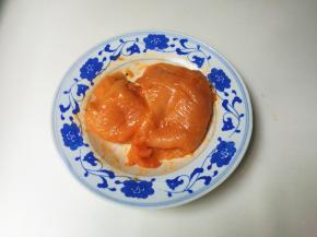 放入香甜烤和清水抓匀，放入冰箱冷藏腌