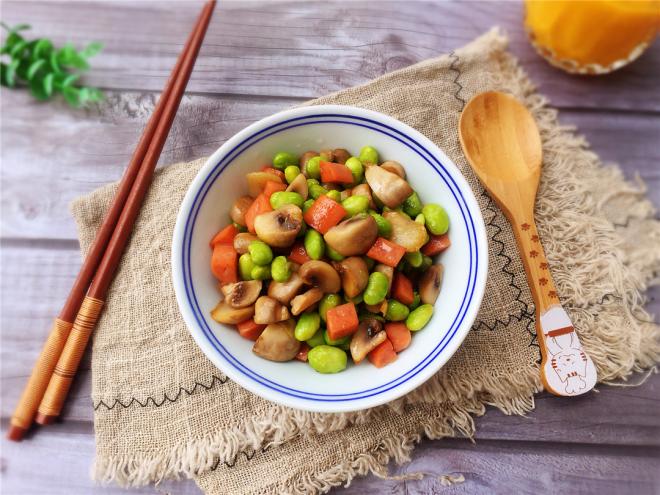 青豆炒蘑菇