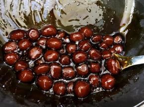 黑糖全部融化放凉备用