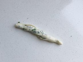 卷好旋转几次