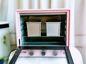 入烤箱进行二次发酵，将温度按钮关掉，启动发酵功能。约45分钟左右。