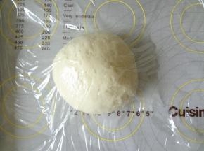 多揉会出现膜了盖上保险膜静置30分钟
