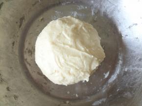 揉成团，天热放进冰箱冷藏会在分割