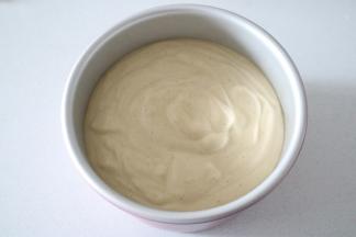 倒入模具，150度烘烤1小时左右