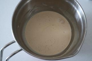 混合均匀后，放入冰箱冷藏至少一个小时再使用