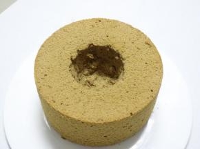 然后在底部挖一个小洞