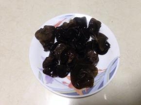 木耳泡发洗净