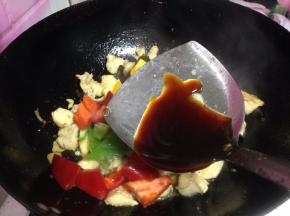 最后加入蚝油炒匀即可出锅