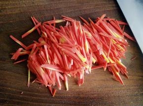 红萝卜切丝