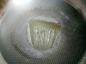 锅烧热放油