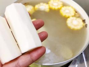 加入山药段，再煲20分钟