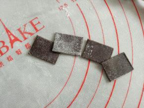 再根据猪小屁胳膊的长度切开