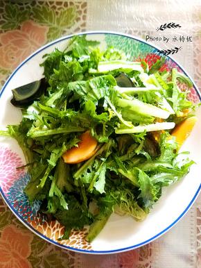 搅拌均匀后装盘就可以了。