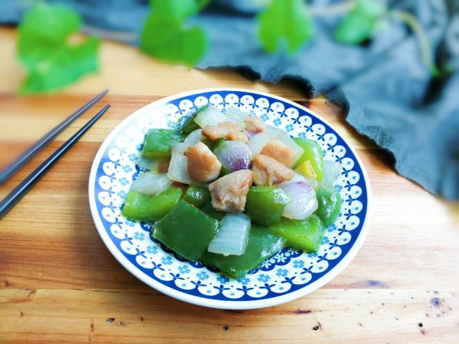 洋葱青椒鸡腿丁