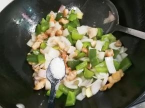 放半小勺糖
