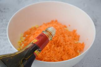 加入味极鲜酱油