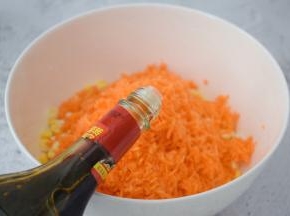 加入味极鲜酱油