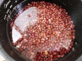 加入高过红豆一指的水