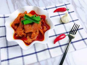 出锅前撒上青蒜叶