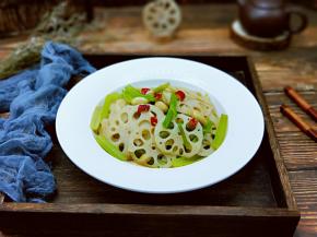 放了点红辣椒点缀。