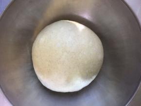 混合除黄油外的材料