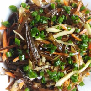 拌匀撒少许香葱