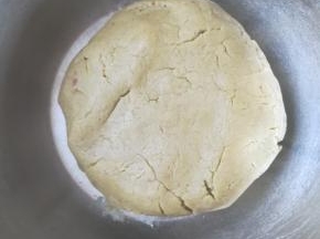 抹茶粉揉成面团